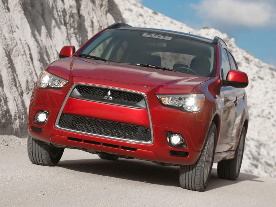  Mitsubishi Outlander Sport 2010 года  (фото 16 из 26)